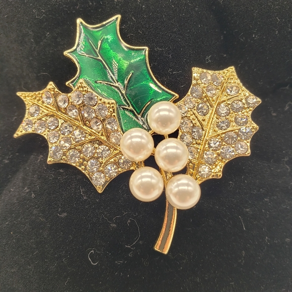 Christmas Mistletoe simulated pearl, crystal pin - Picture 4 of 5